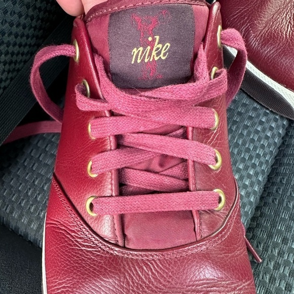 Nike Pepper Low BEAUTIFUL & RARE Men\'s Size 12.5 Excellent Condition Red Leather